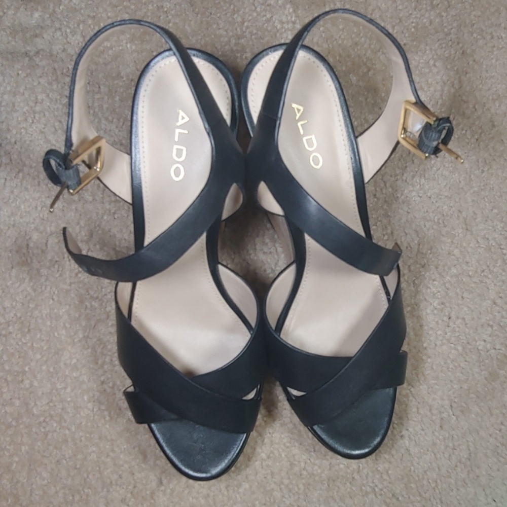 black platform wedges